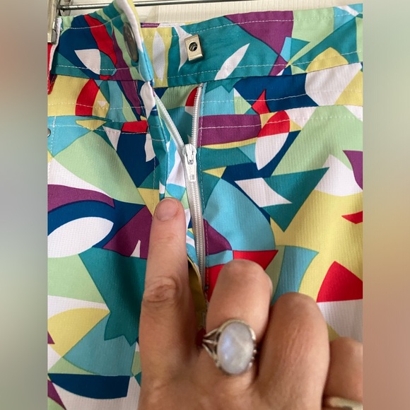 NVO Sport Golf Long Shorts. Multicolor Geometric Pattern Peddle Pusher. Size 8. - Picture 13 of 15